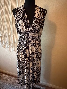 Jones Wear Black and White Floral Midi Dress